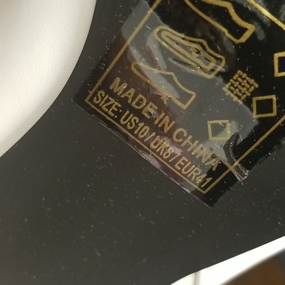 Beautiful white booties by Qupid - Picture 4 of 4